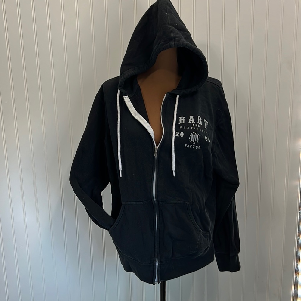 EUC! Black Skull and Tattoo Guns Hart and Huntington Hoodie! Size large!
